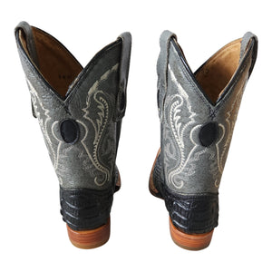 Detalle costura suela botas vaqueras JR