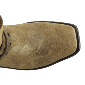 Detalle frontal botas biker trompa de puerco paso tan artesanales