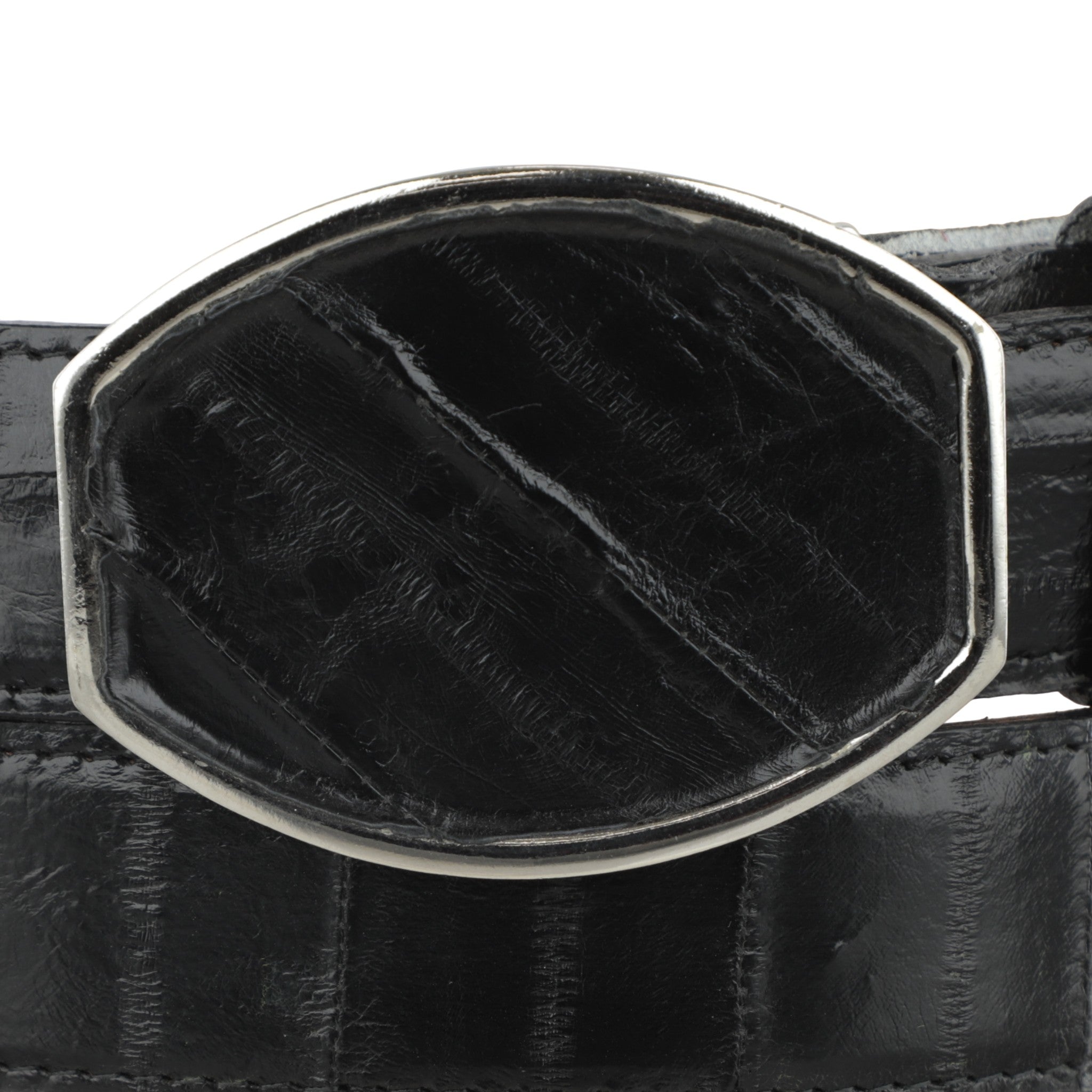 Cinturón original de piel de anguila con diseño rombos y hebilla plateada