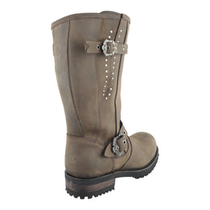 Hebillas metálicas Liberty detalle en botas estilo chopper