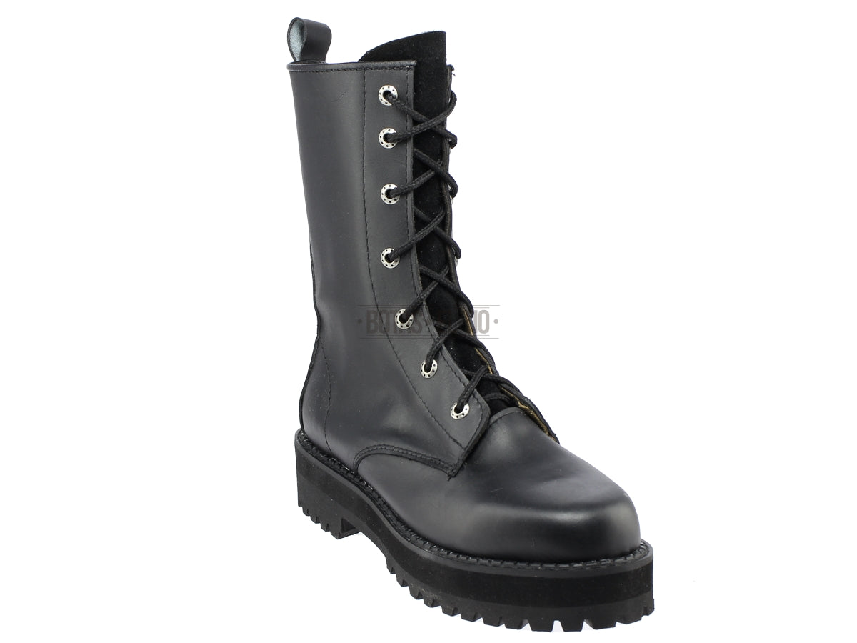 Botas dark góticas de piel negra corta con 7 ojillos metálicos y suela antiderrapante