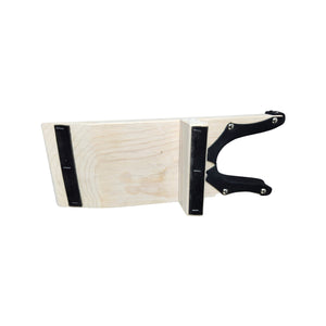 Parte inferior con hule antideslizante del quitabotas de madera