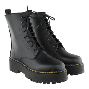Botas negras plataforma alta estilo gótico urbano