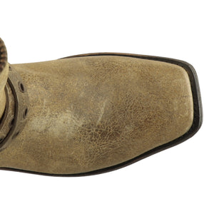 Detalle frontal botas biker trompa de puerco paso tan artesanales